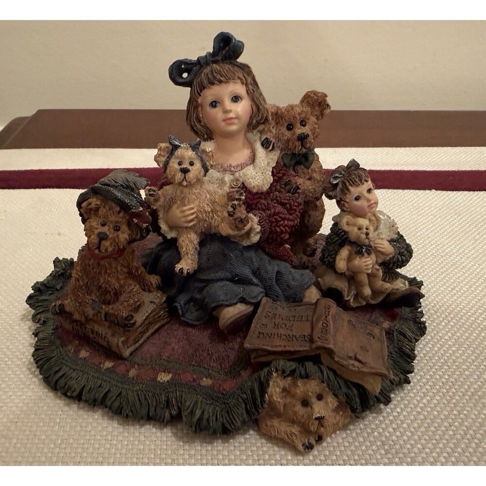 Vintage Boyds Dollstone Kelly and Company Bear Collector #3542 Figurine 1999